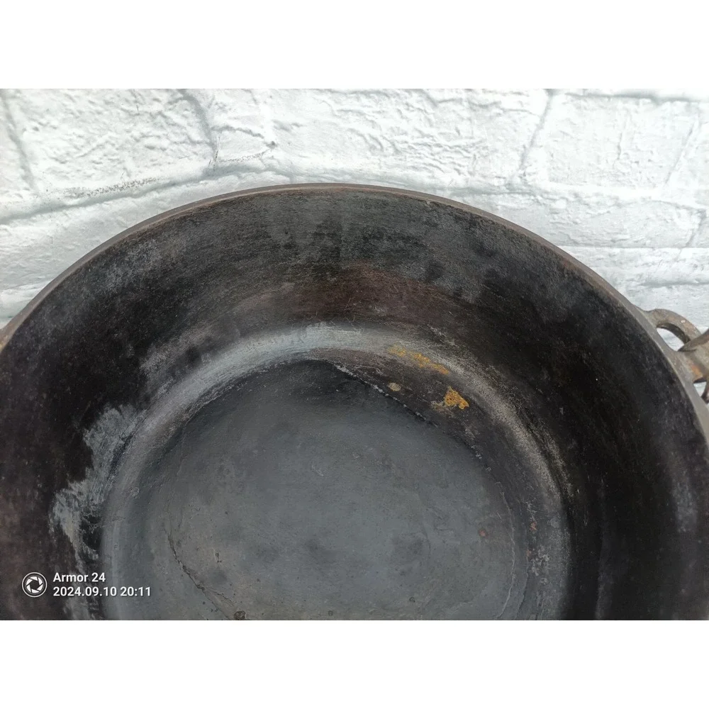 Griswold Cast Iron Pot 10,  3 Footed Cauldron  Antique Hanging (Has Crack) RARE